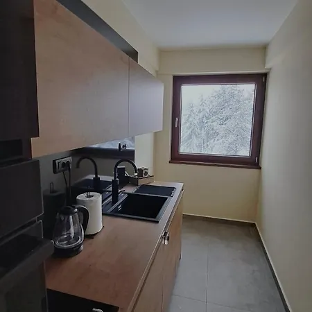 Tria 2 Apartment
