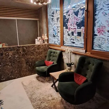 Tria 2 Apartment