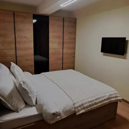 Tria 2 Apartment *